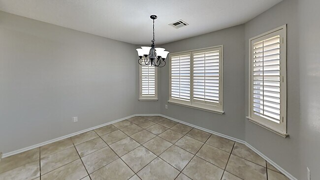 Building Photo - Very Nice 3 Bedroom 2 Bath Home in Yukon Schools