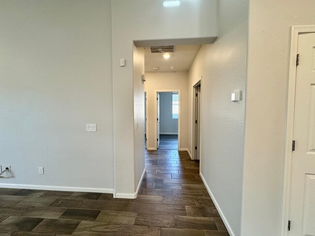 Building Photo - 2308 E Dust Devil Dr