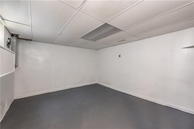 Building Photo - 1431 Lakeside Dr