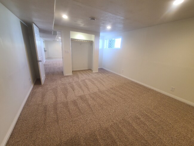 Building Photo - 245 N 600 E