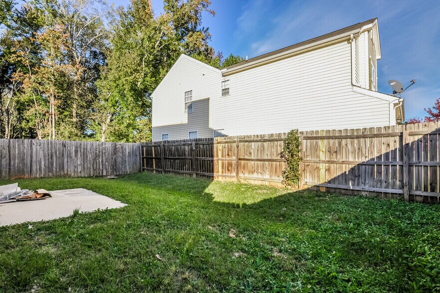 Building Photo - 3715 Horseshoe Farm St