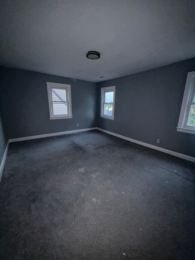 Building Photo - 1611 Bayview Ave