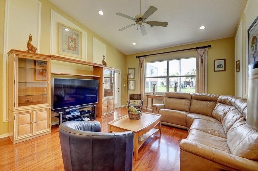 Building Photo - 6197 Caladium Rd