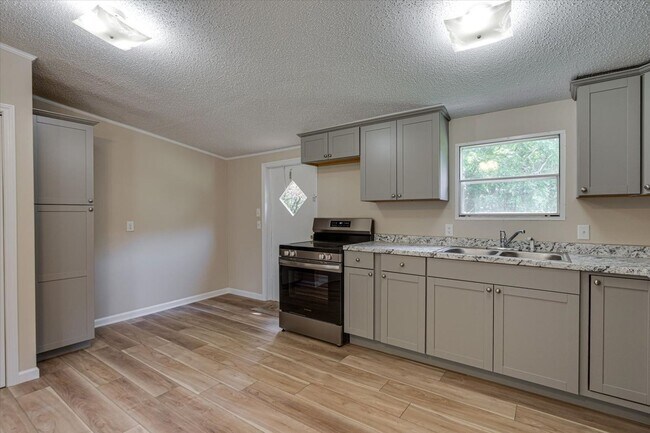 Building Photo - Peaceful 2BR 2 BA in Soddy Daisy