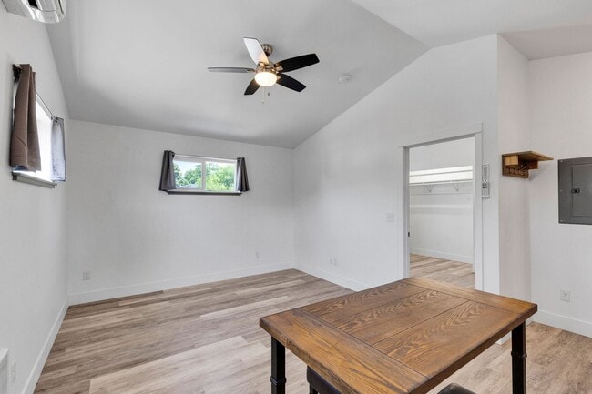 Building Photo - Modern One-Bedroom Above-Garage Apartment in Central Missoula