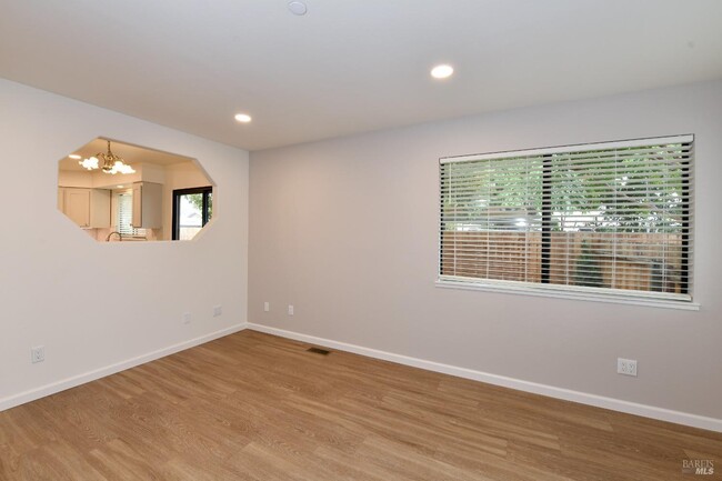 Building Photo - 2833 Marin St