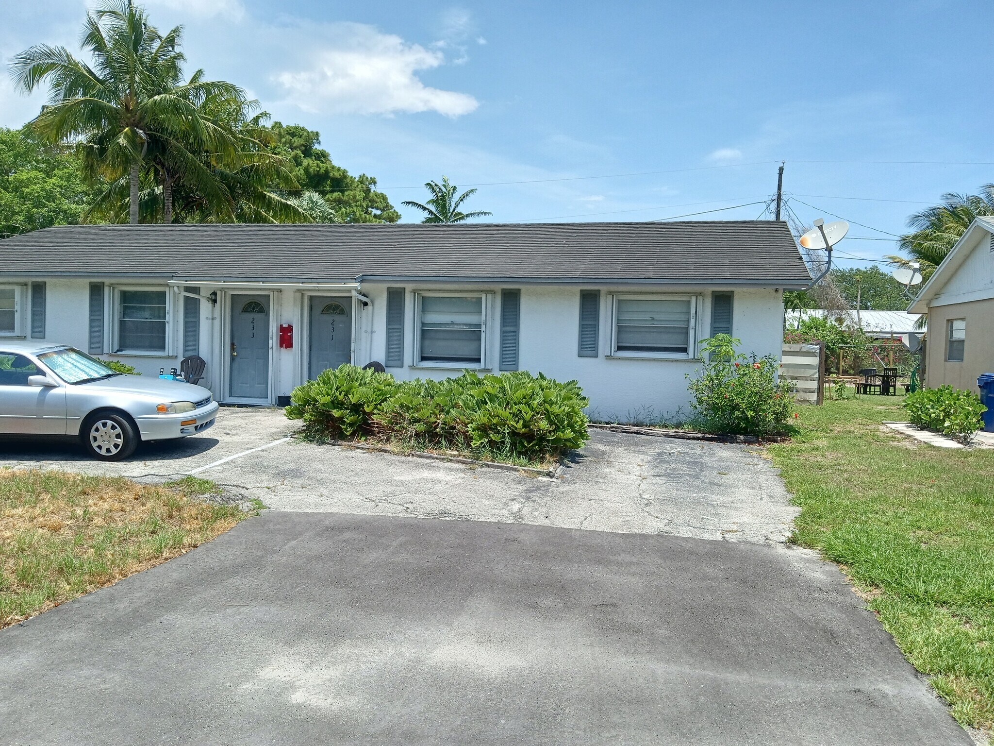 Building Photo - 231 Hibiscus St