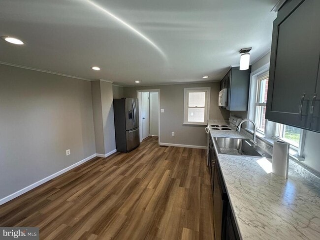 Building Photo - 938 Forrest Dr