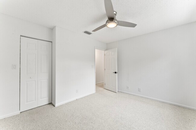 Building Photo - 11447 NW 48th Ct