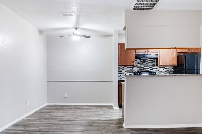 Building Photo - Ridgeview