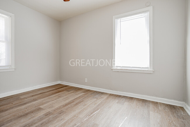 Building Photo - Charming 3 Bedroom in Columbus!