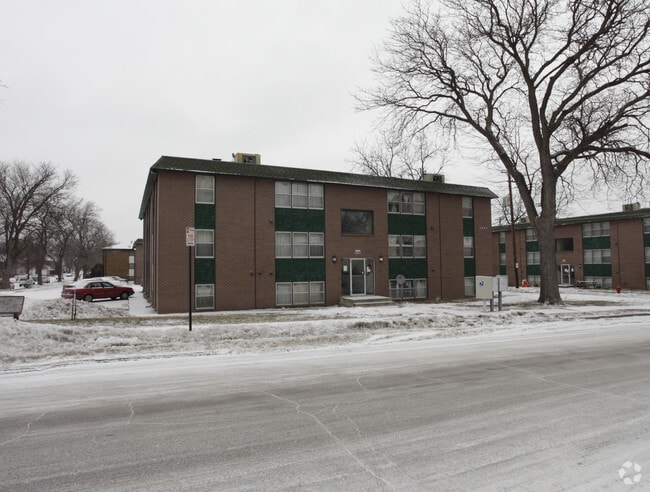 Primary Photo - 2000 G St