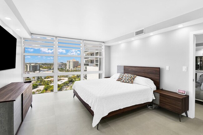 Building Photo - 2701 N Ocean Blvd