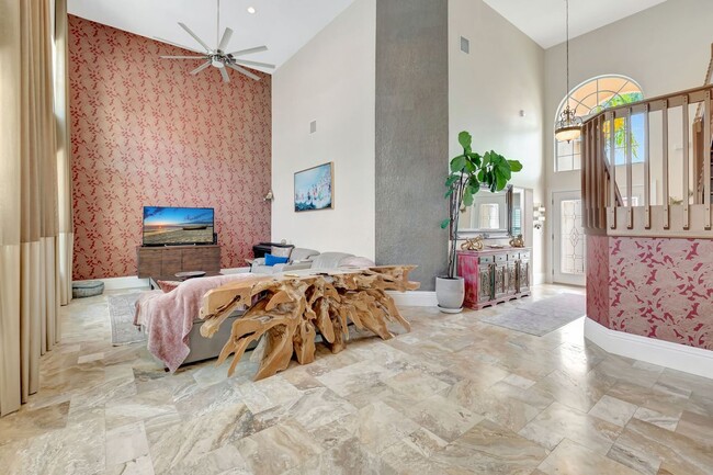 Building Photo - 17274 Ventana Dr