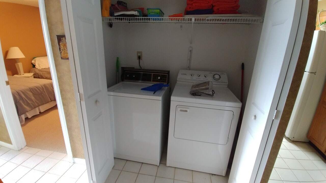 Washer/Dryer - 1209 Northlake Dr