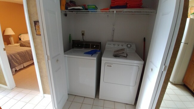 Washer/Dryer - 1209 Northlake Dr