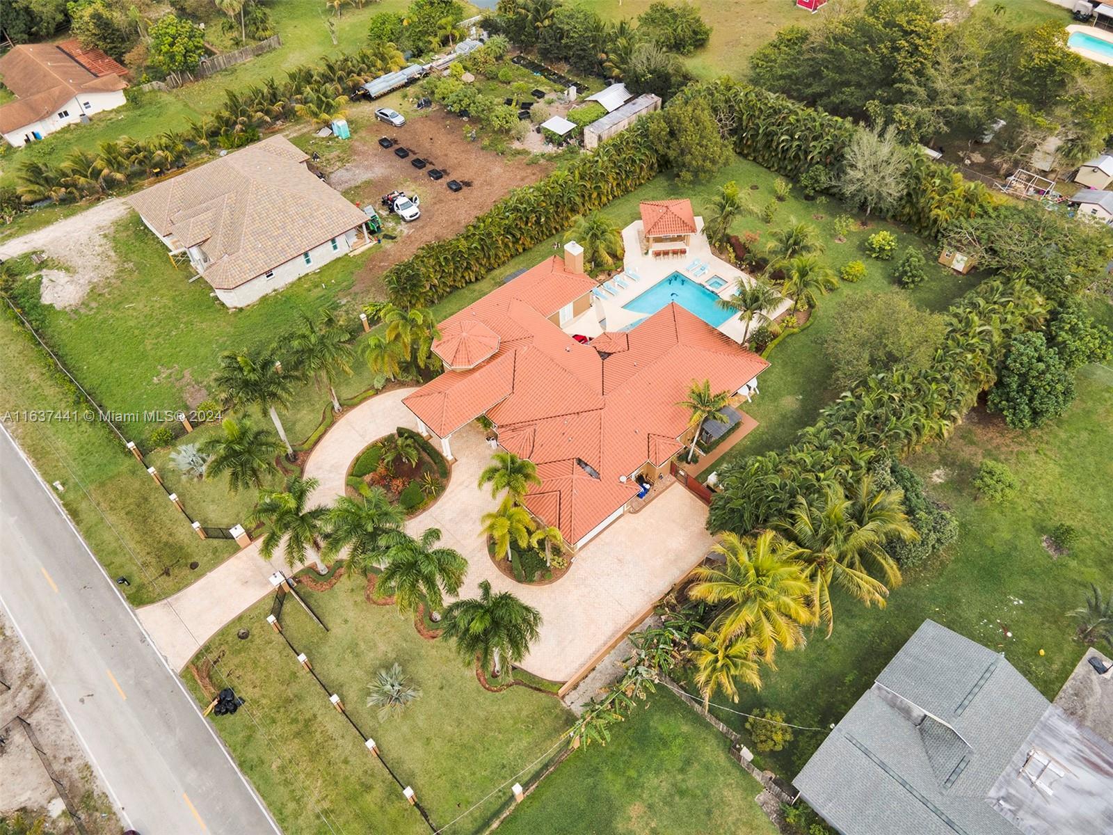 Building Photo - 5050 SW 166th Ave