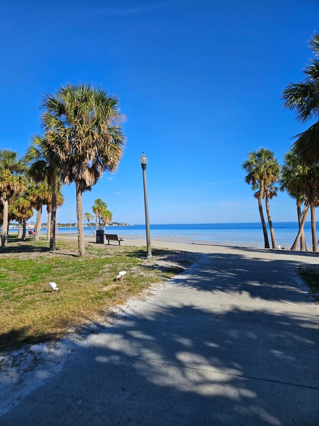 Building Photo - Welcome to your haven on the bay in Beauti...