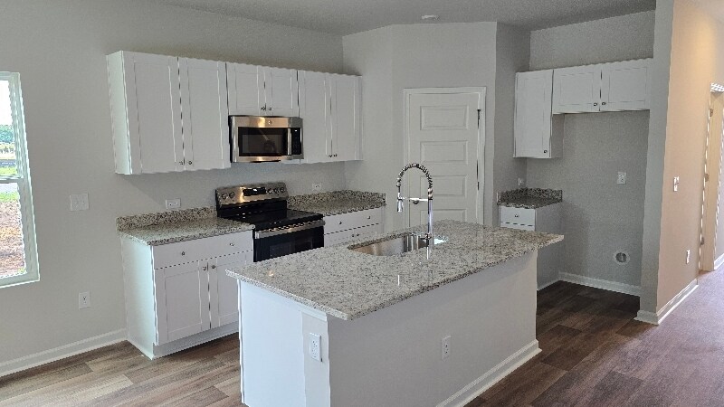 Building Photo - 6855 Beach Dr SW