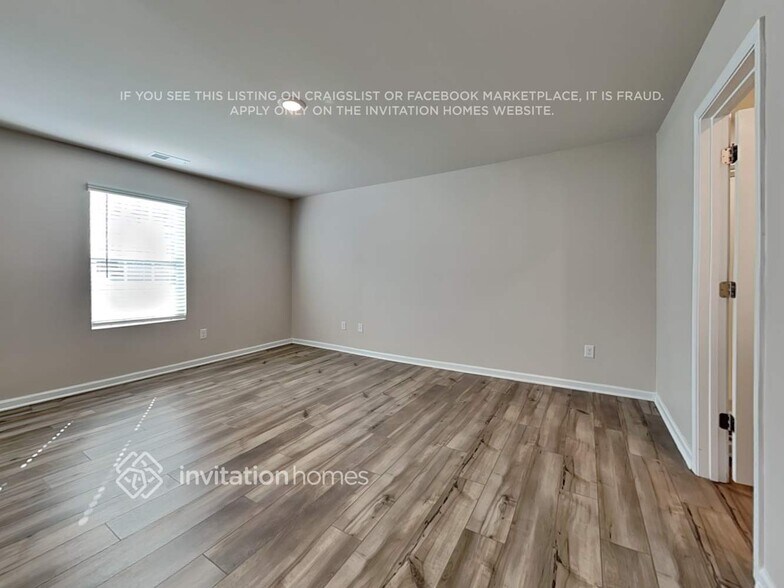 Building Photo - 1143 Woodhouse Dr