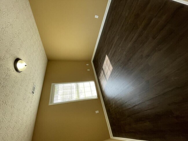 Building Photo - 7002 Hunter Hill Ct