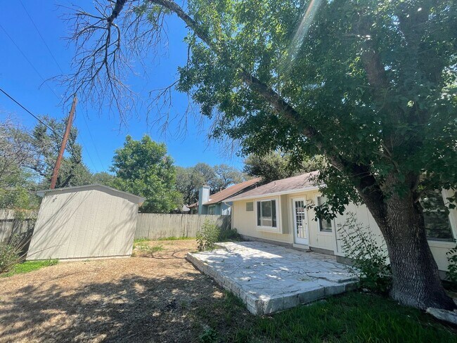 Building Photo - Lovely 4/2 home on a quiet street in the heart of Cedar Park!