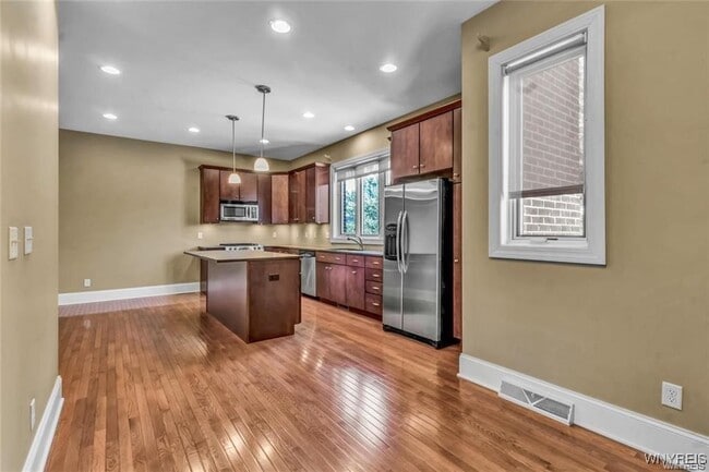 Building Photo - 11 Ojibwa Cir