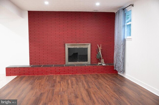 Building Photo - 13021 Tamarack Rd