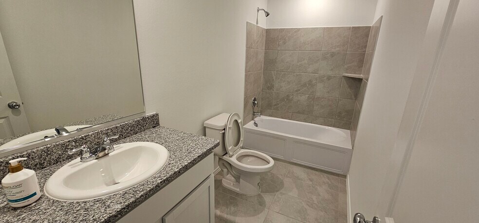 Building Photo - 9205 Grackle Pl