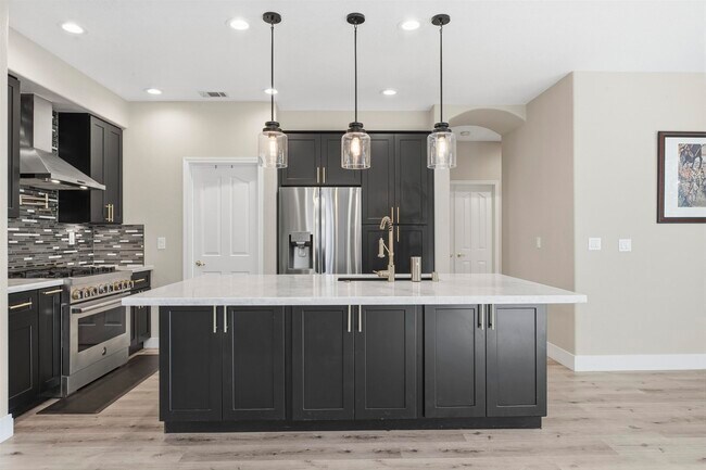 Building Photo - 601 Tamarindo Way