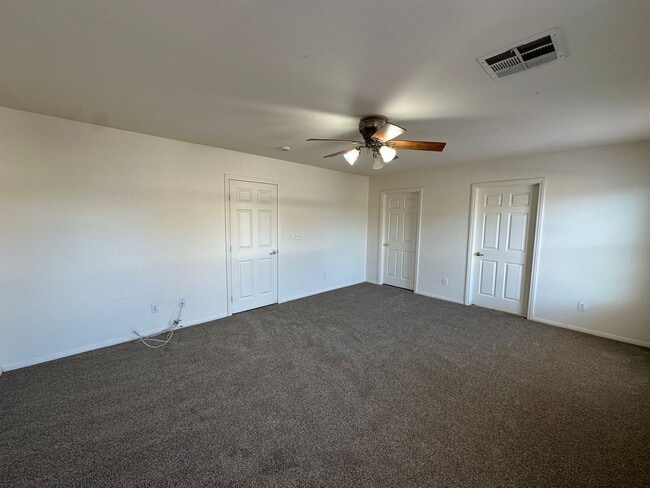 Building Photo - Great 3 Bedroom Home in Gated Community!