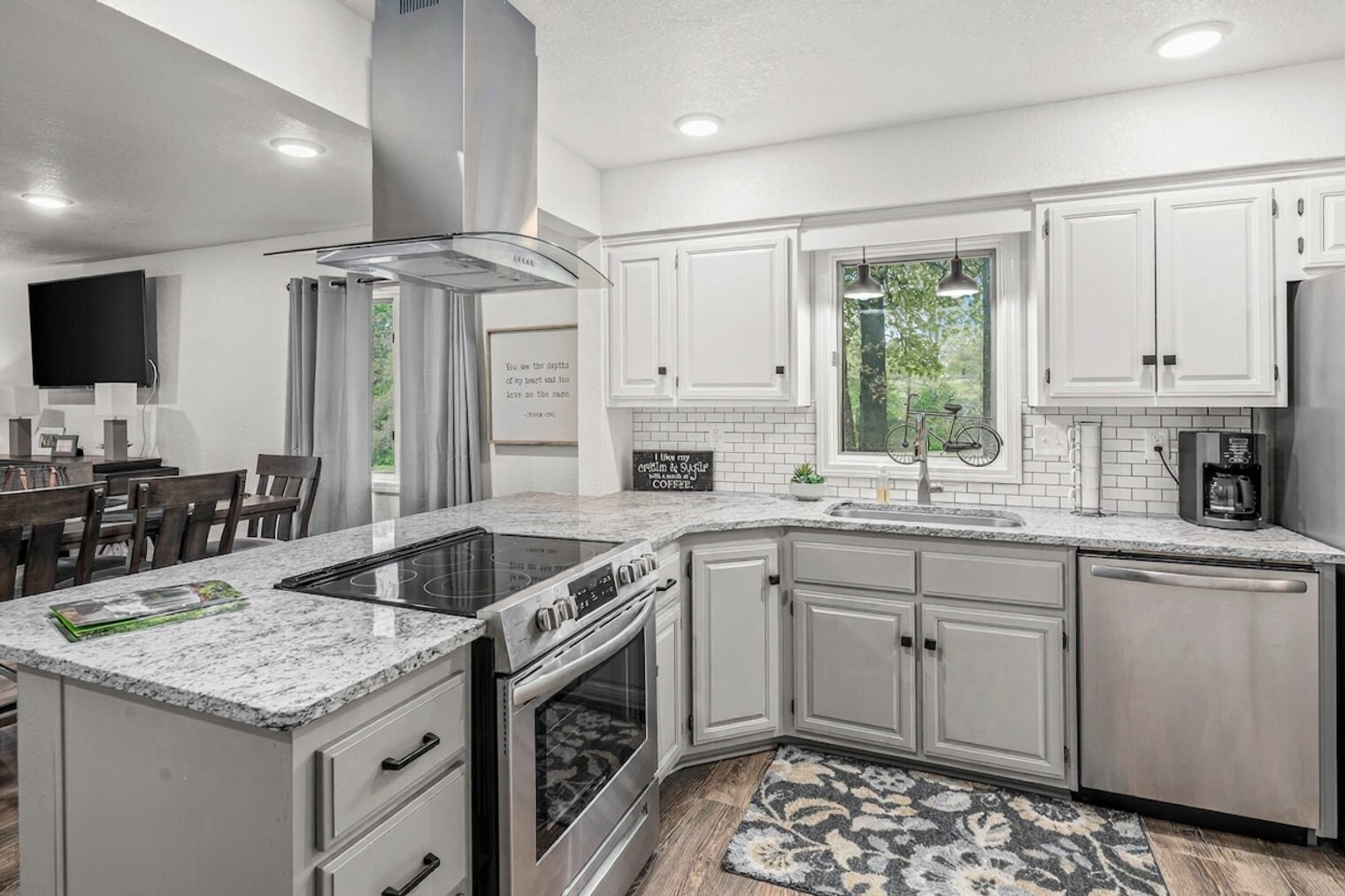 Building Photo - 30 Lunsford Ln