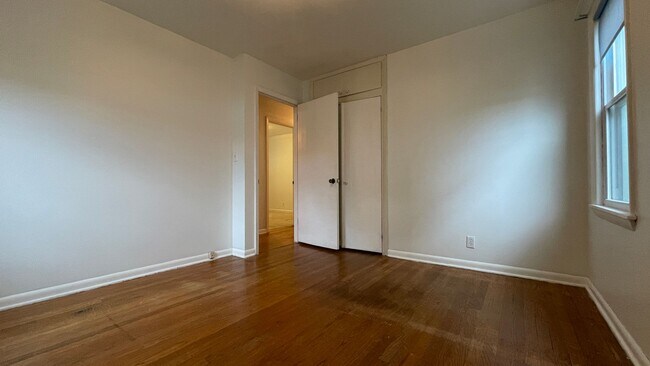 Building Photo - 84th Street  3531-3533