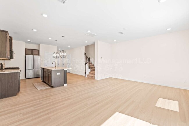 Building Photo - 229 Quinn Rd