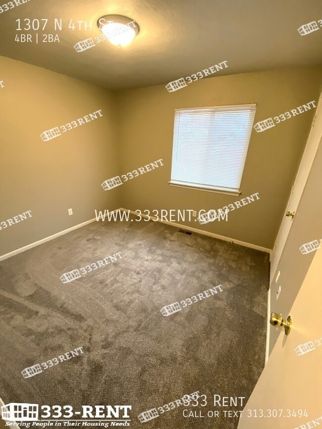 Building Photo - 1307 N 4th St