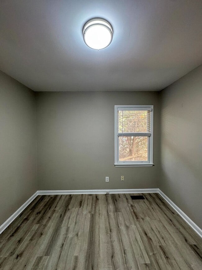 Building Photo - Charming 4 Bed 2 Bath Home in Jack Britt