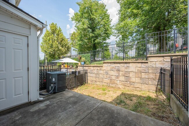 Building Photo - 1135 Lilly Valley Way