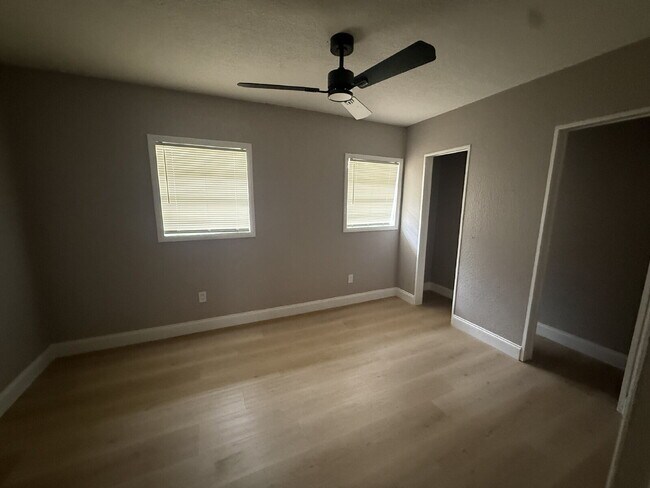 Building Photo - NEWLY RENOVATED 3 BEDROOM, 2 BATH HOME – A...