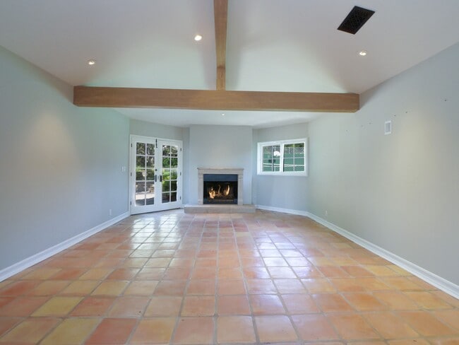 Building Photo - 1804 Paseo Del Mar