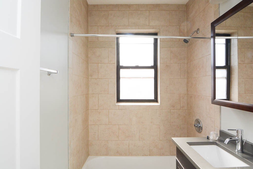 Building Photo - 4349 N Damen