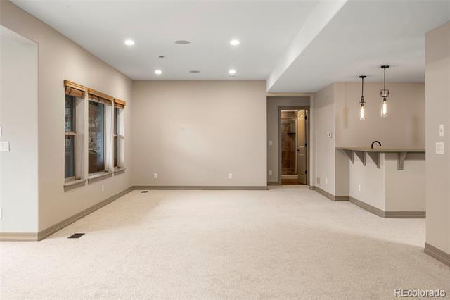 Building Photo - 15252 W Warren Dr