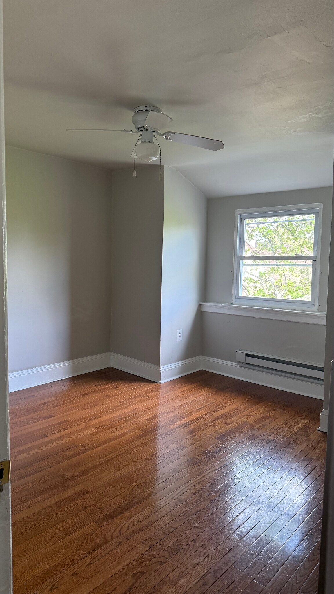 Living Room - 62 Penn Blvd