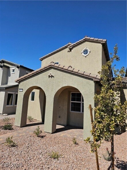 Building Photo - 187 Vanhoy Ave