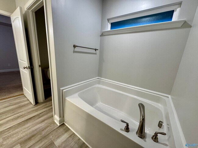 Building Photo - 108 Bingham Wy