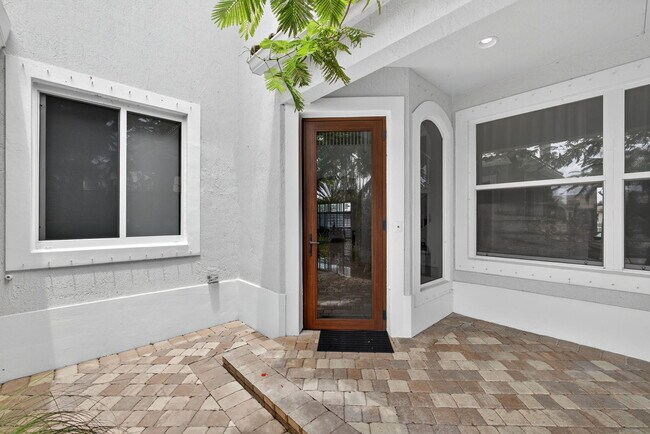 Building Photo - 11587 Manatee Bay Ln