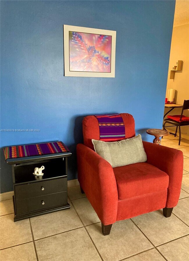 Building Photo - 2460 SW 18th Ave