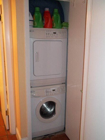 washer and dryer - 1475 Curlew Ave