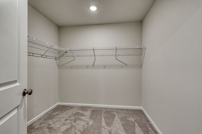 Building Photo - 220 Ingleby Rd