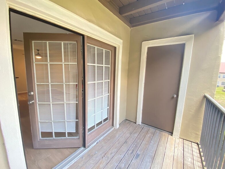 Building Photo - 208 Afton Square