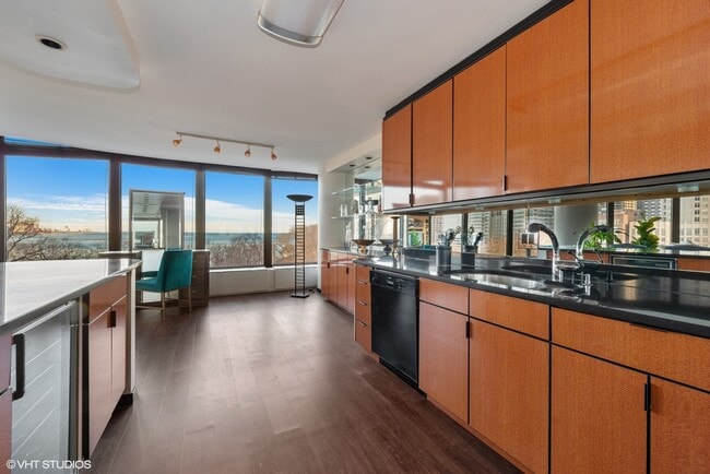 Building Photo - 505 N Lake Shore Dr